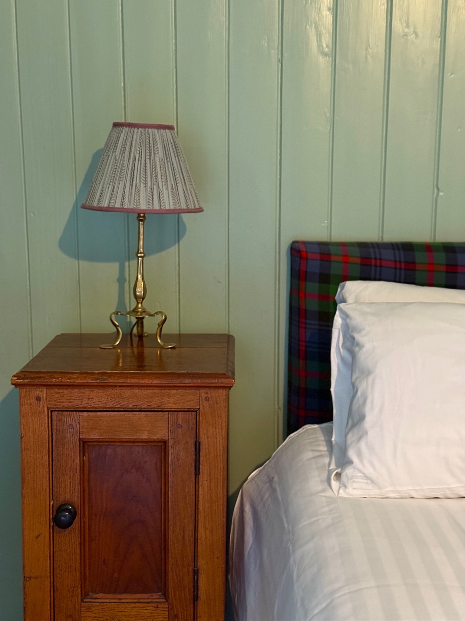 Chambre double tartan & Salle de bain partagée