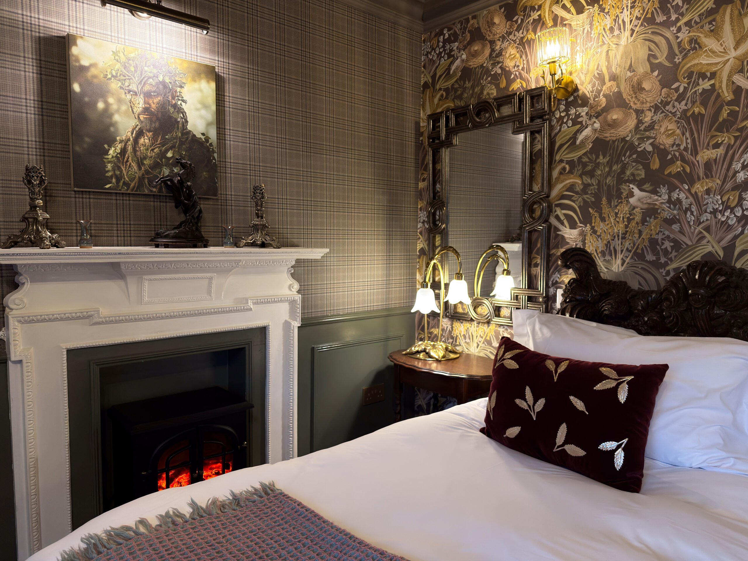 GH_GhillieDhu_Bed_Electric_Fire