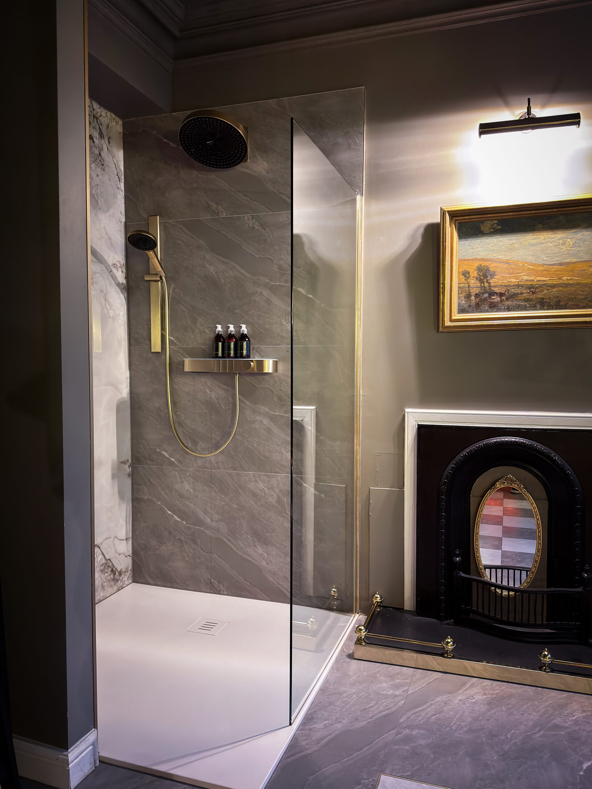 GH_GhillieDhu_Shower