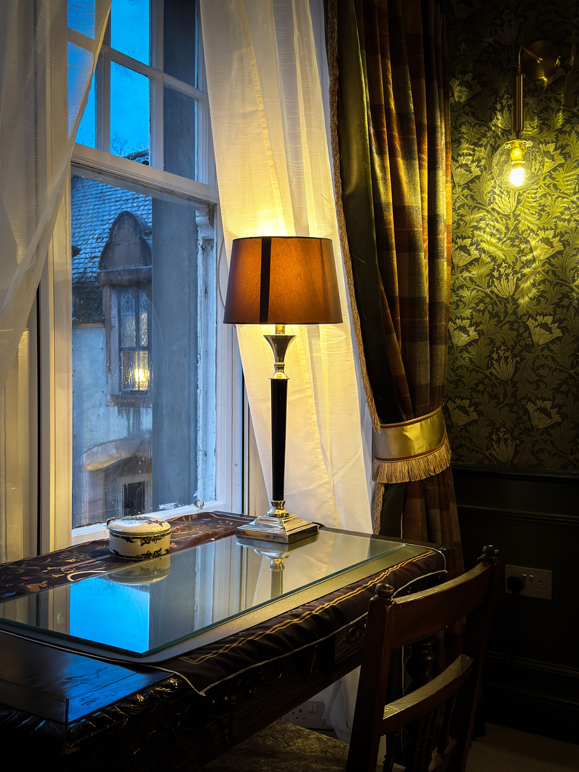 GH_Kelpie_Writing_Desk