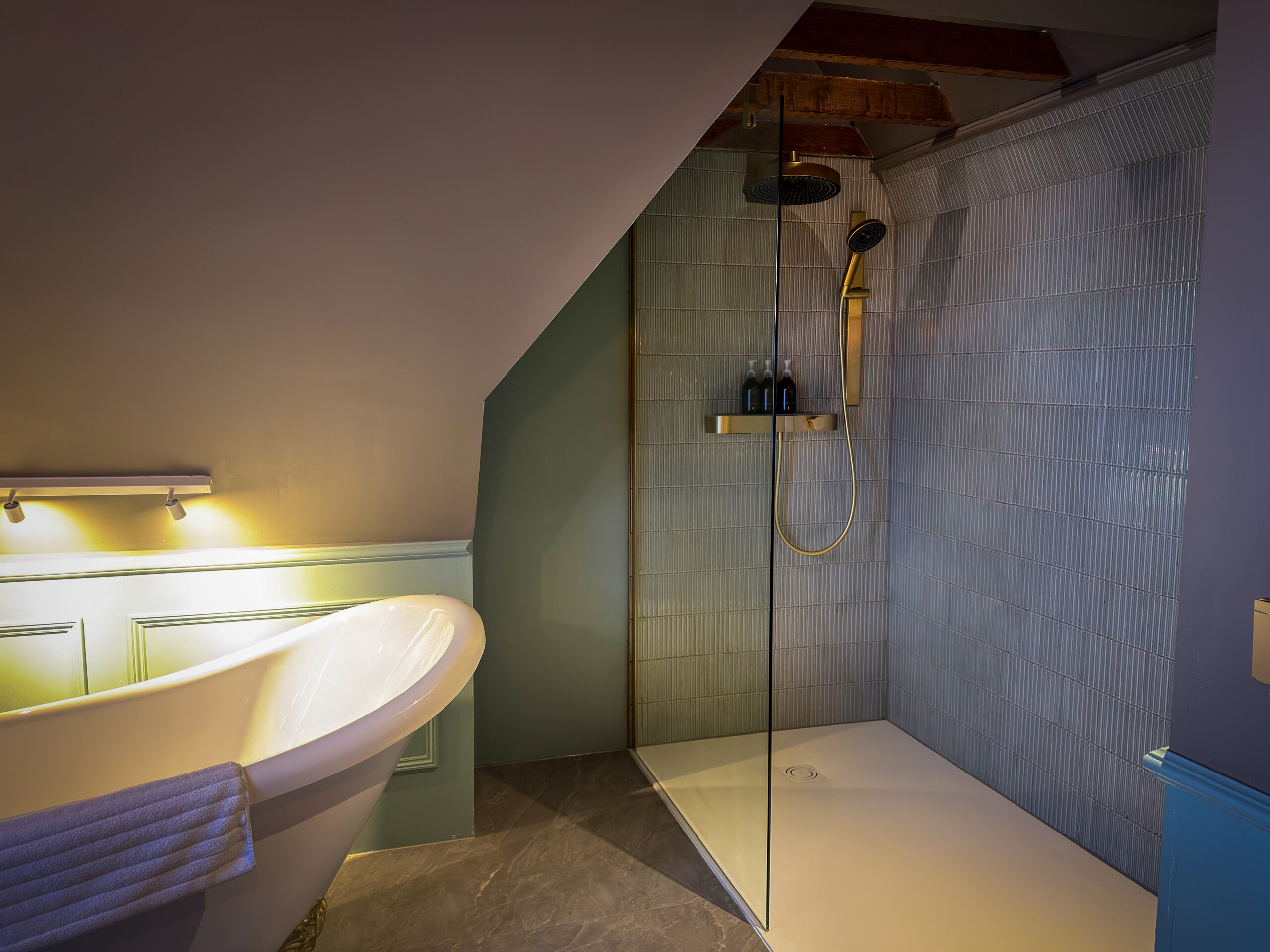 GH_Selkie_Shower1