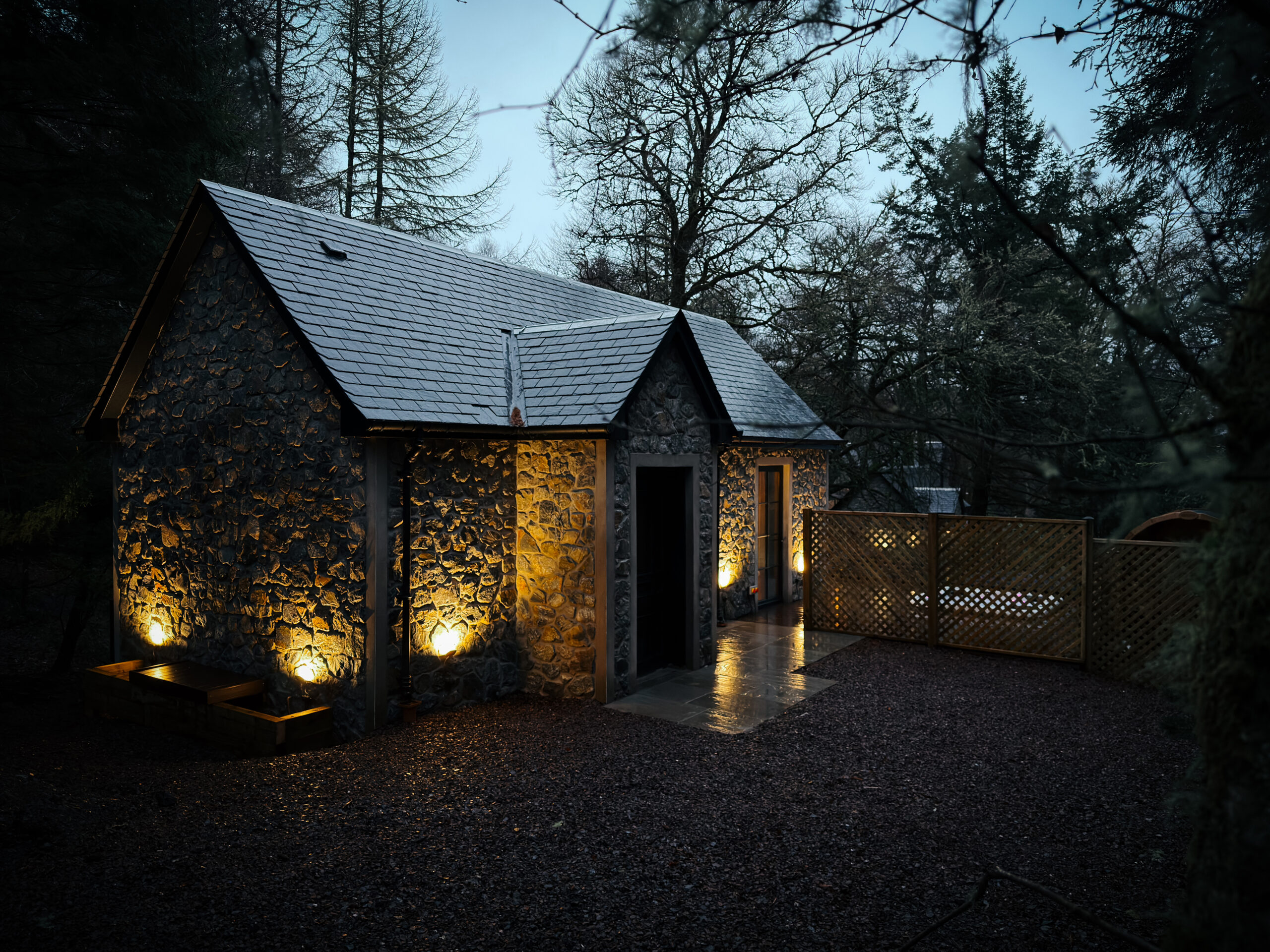 Liosalden_Glade_Back_View1